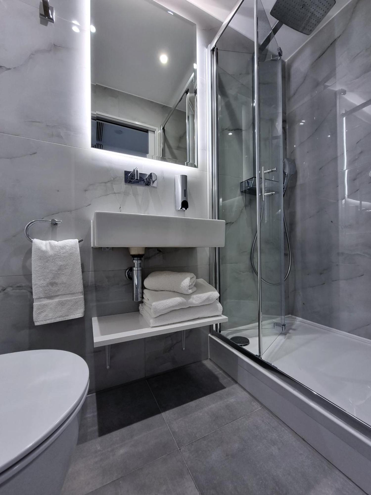 West Brompton Studios Лондон Экстерьер фото
